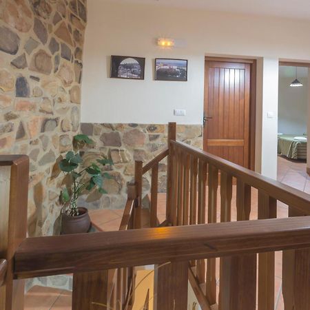 Casa Rural La Fuente Segura de León エクステリア 写真