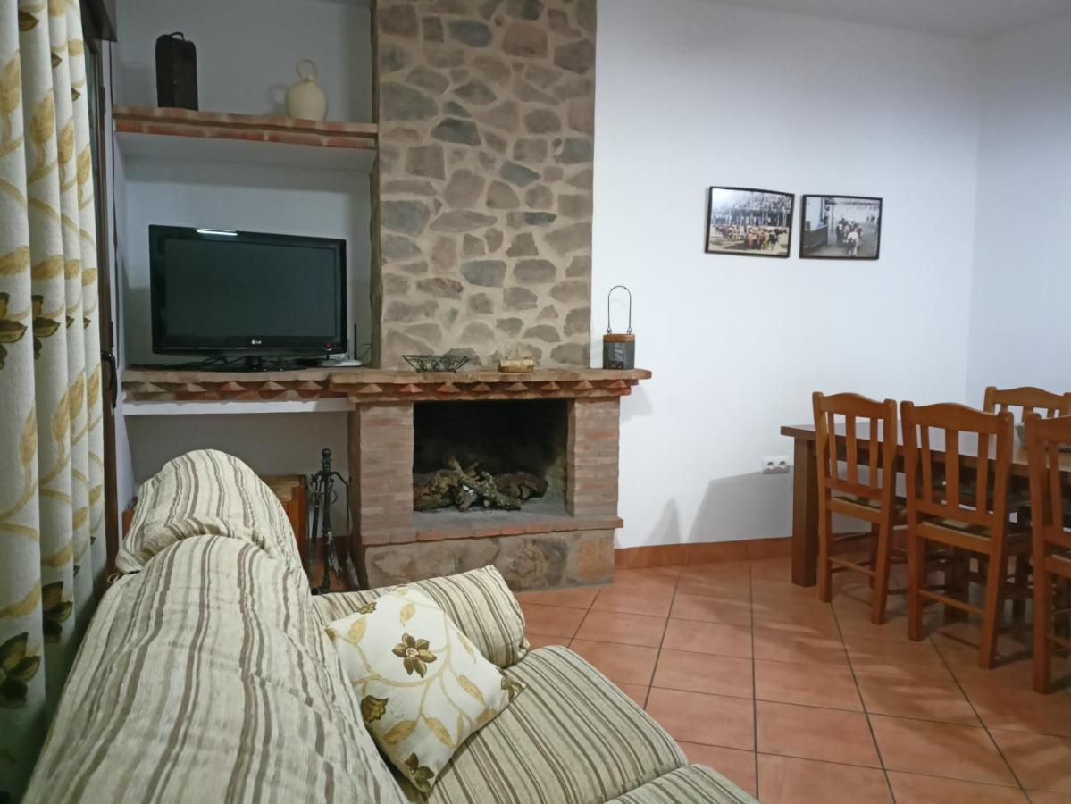 Casa Rural La Fuente Segura de León エクステリア 写真