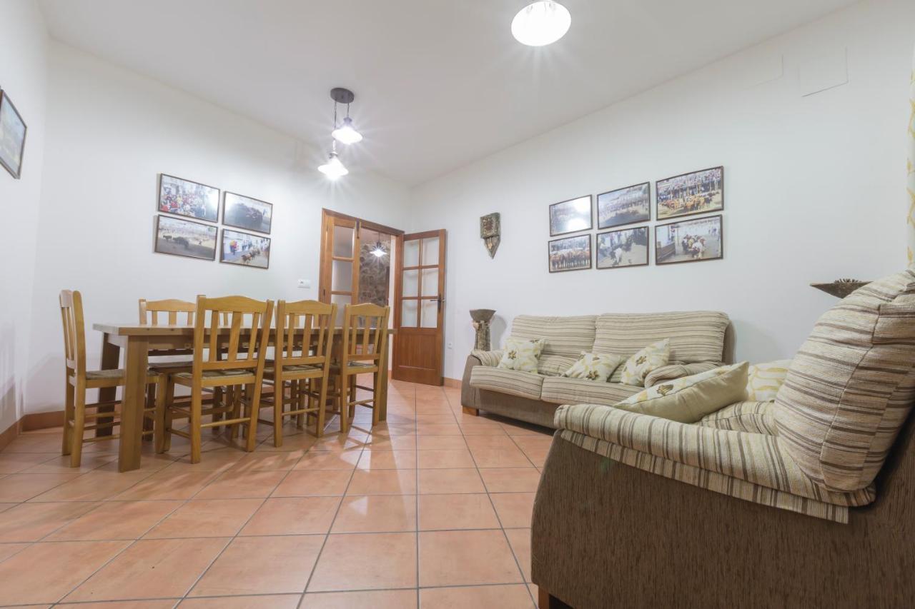 Casa Rural La Fuente Segura de León エクステリア 写真