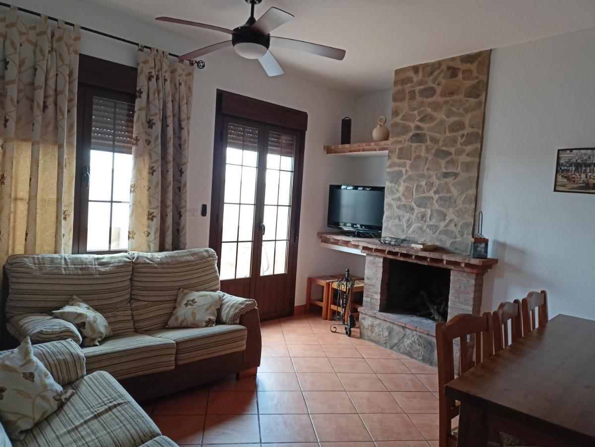 Casa Rural La Fuente Segura de León エクステリア 写真