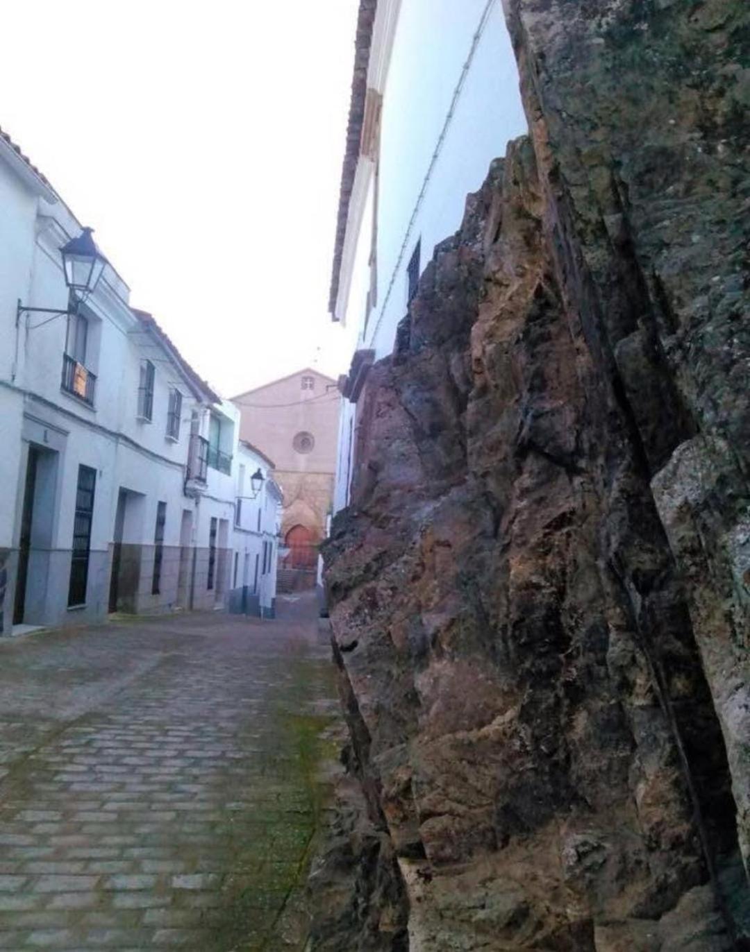 Casa Rural La Fuente Segura de León エクステリア 写真