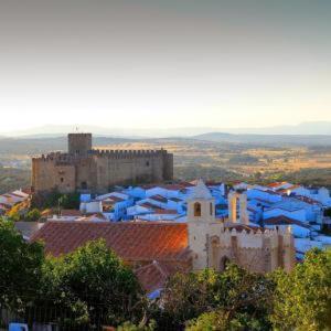 Casa Rural La Fuente Segura de León エクステリア 写真