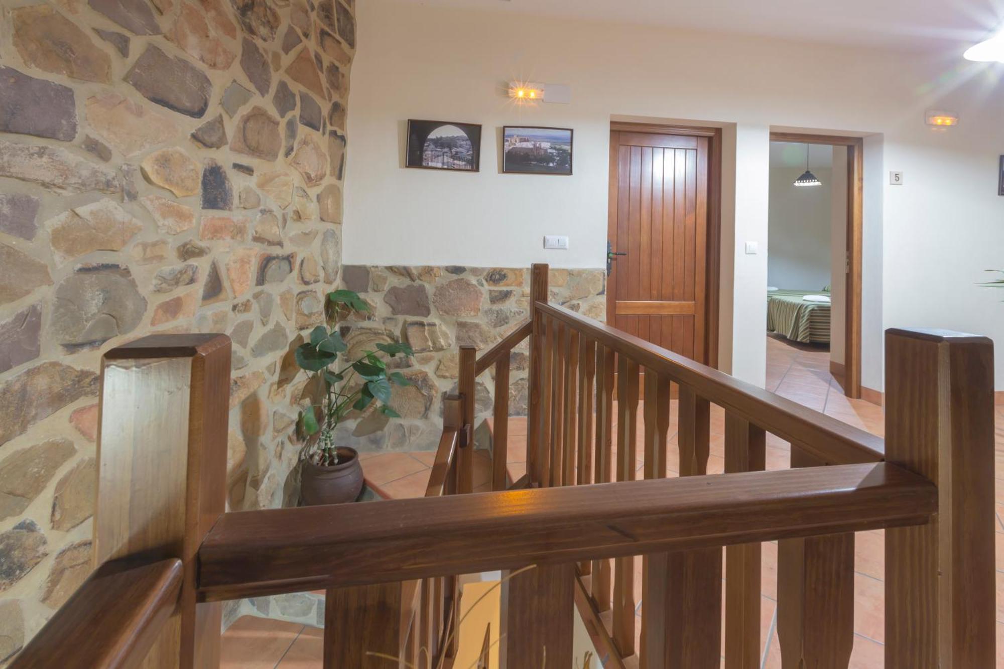 Casa Rural La Fuente Segura de León エクステリア 写真